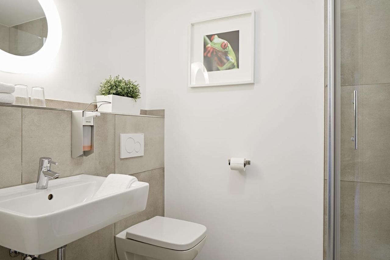 Nonstop Hotel Augsburg - Ubernacht - Hostelhotelhome Exterior photo