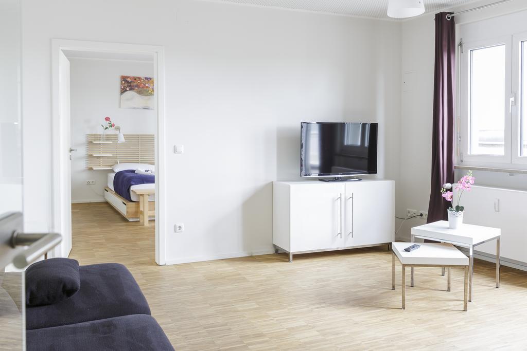 Nonstop Hotel Augsburg - Ubernacht - Hostelhotelhome Exterior photo